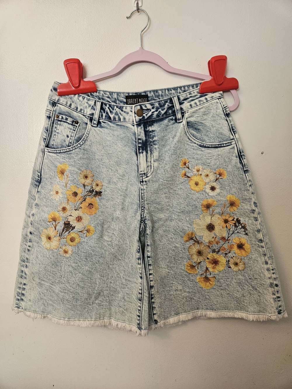 NWOT Floral Painted Light Wash Denim Shorts/Jorts - Current Mood
